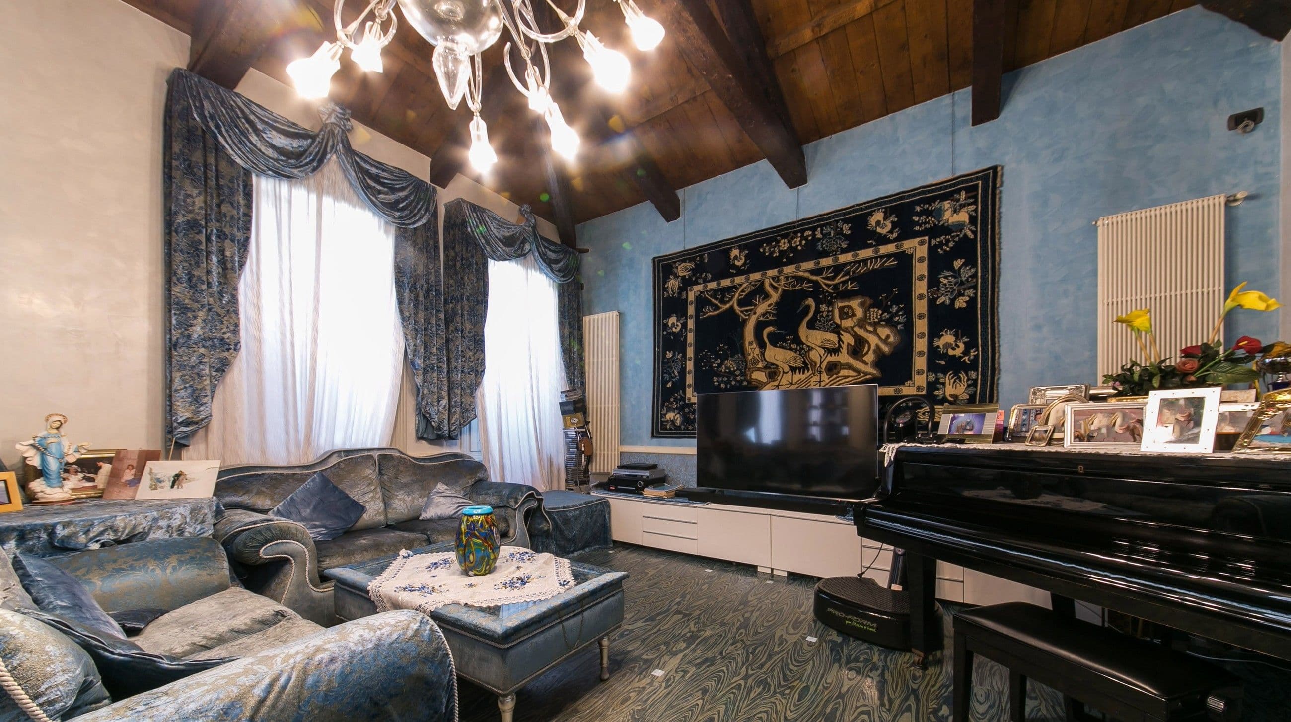 ELEGANTE PALAZZO A VENEZIA - image 2