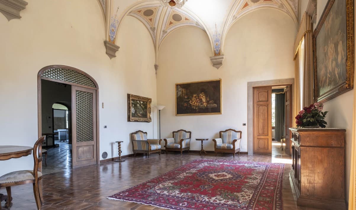 SFARZOSO CASTELLO DEL XIV SECOLO - Image 9