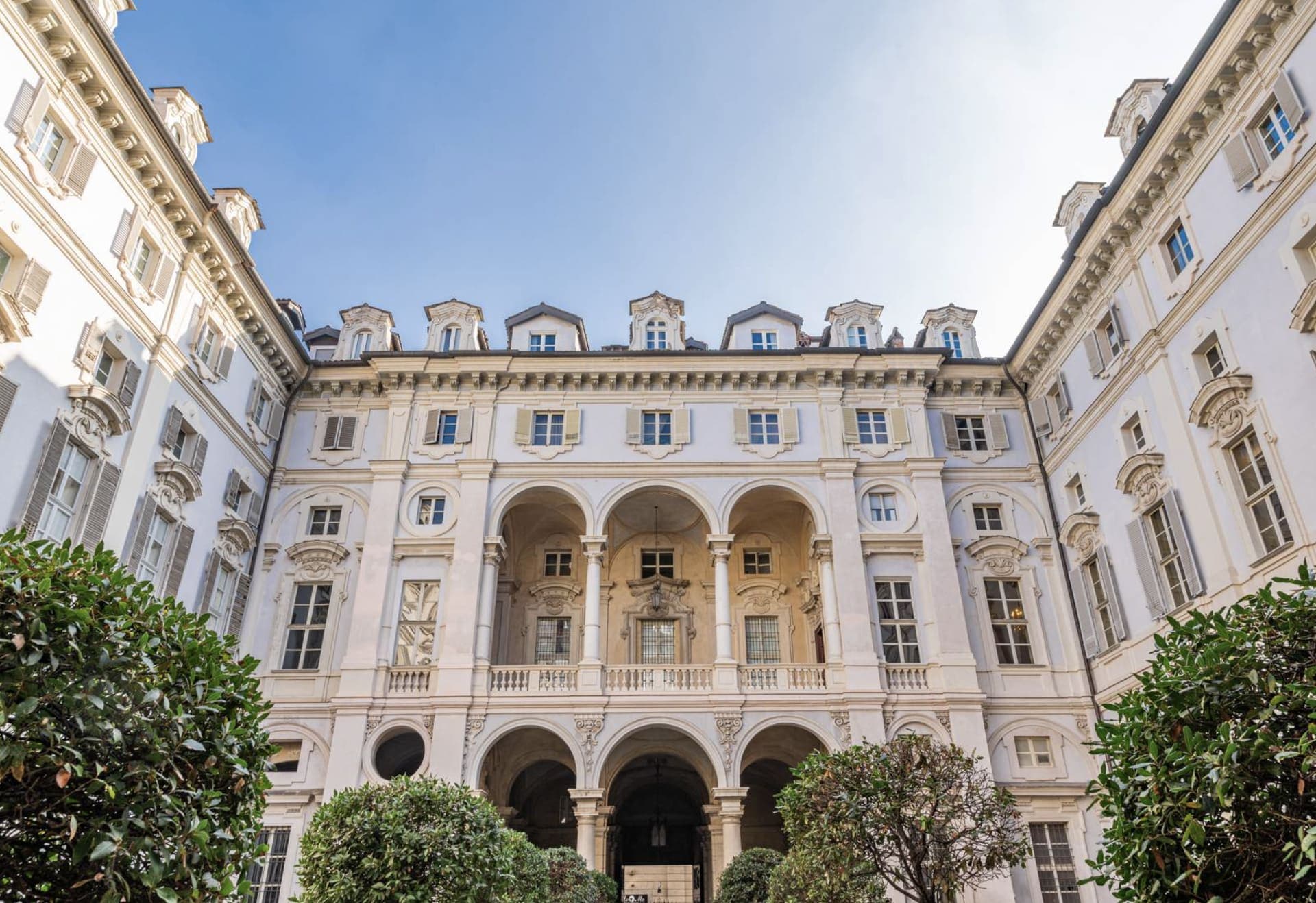 PRESTIGIOSA RESIDENZA IN PALAZZO D'EPOCA - Image 1