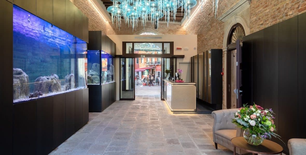 VENICE 4* HOTEL - Image 1