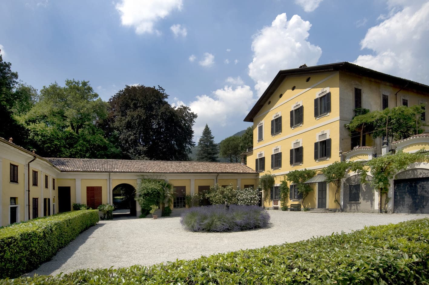 HISTORIC PALACE IN LOMBARDY - Image 1