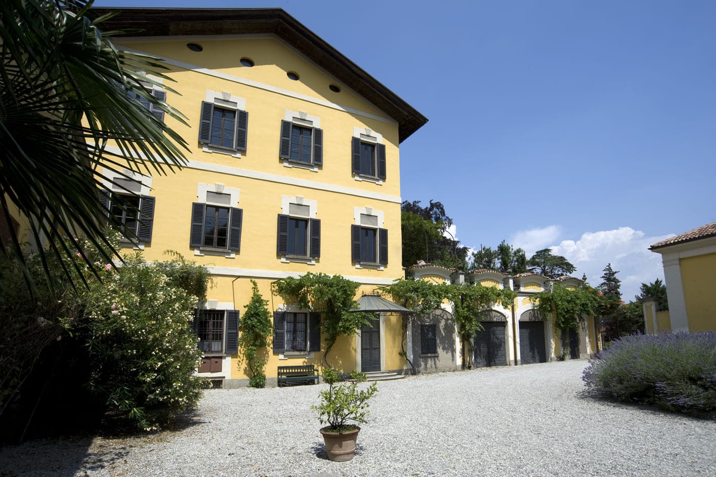 HISTORIC PALACE IN LOMBARDY - image 4