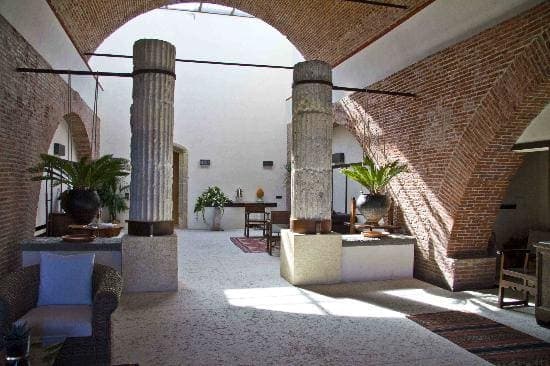 HISTORIC WINE HOTEL - Image 8