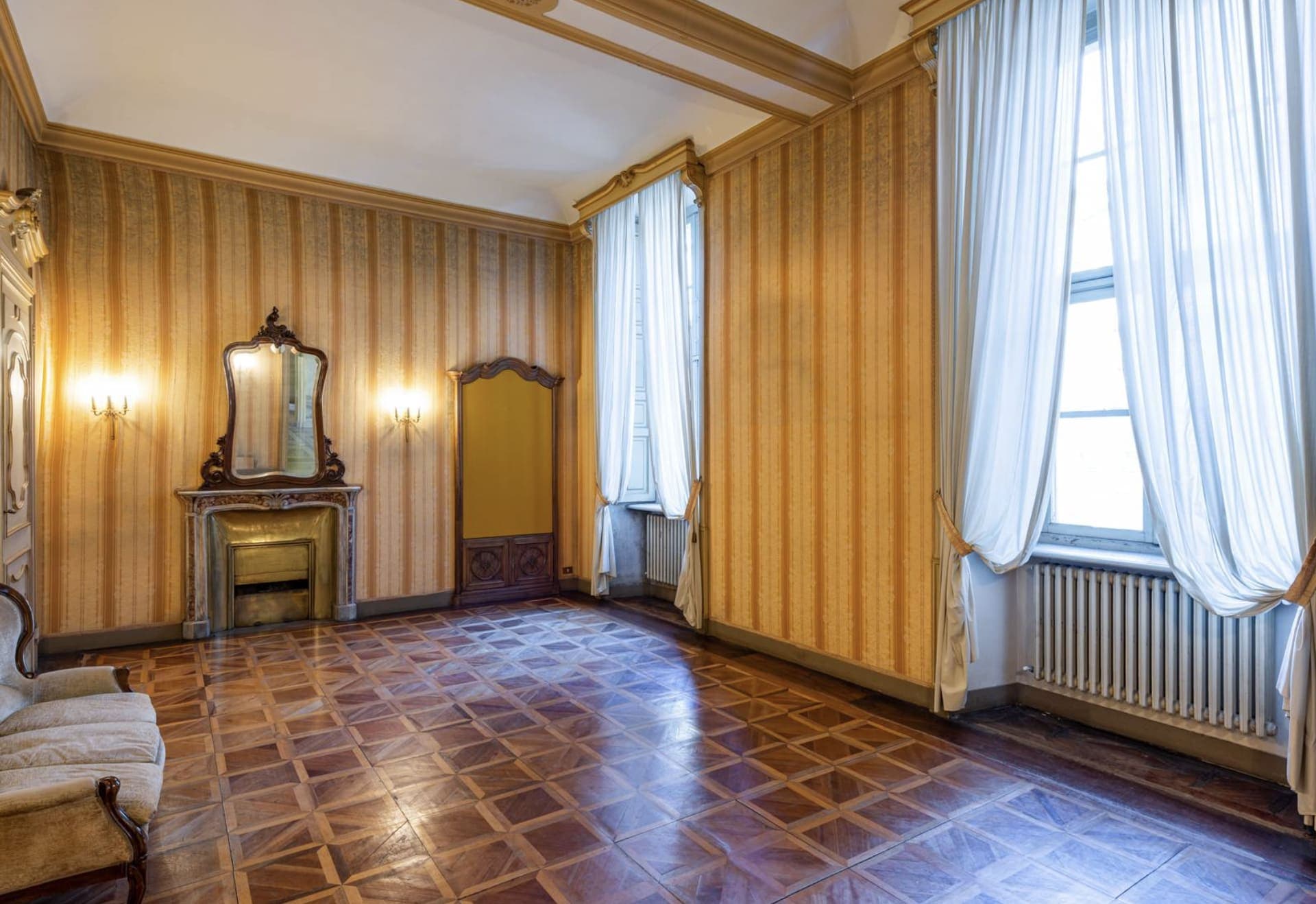 PRESTIGIOSA RESIDENZA IN PALAZZO D'EPOCA - Image 14