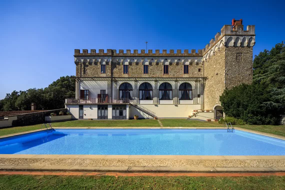 SFARZOSO CASTELLO DEL XIV SECOLO - Image 3