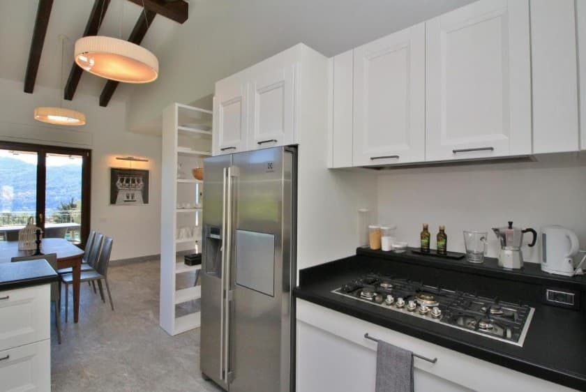 LUSSUOSA VILLA SUL LAGO DI COMO - Image 13