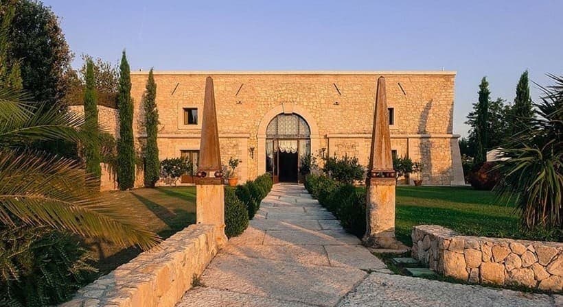 HISTORIC WINE HOTEL - Image 1