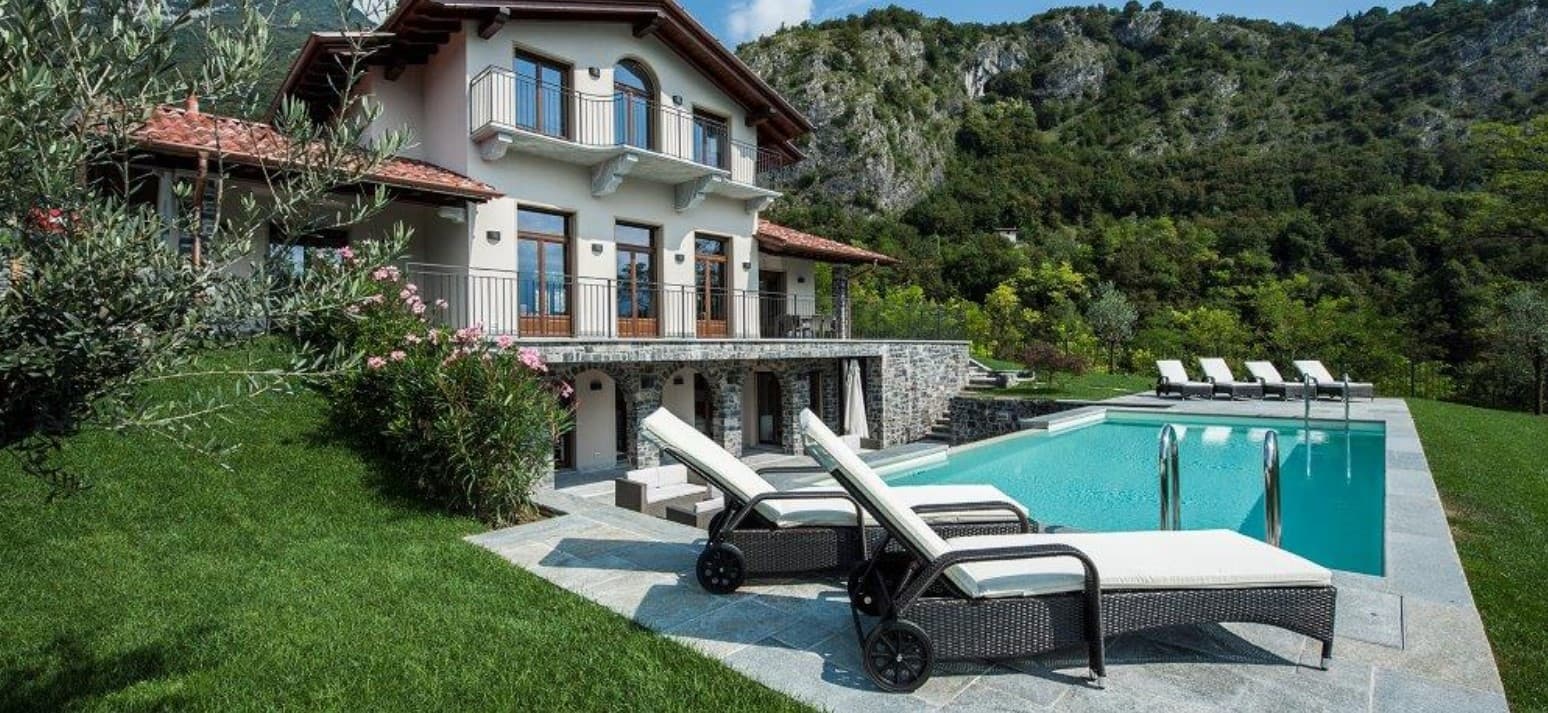 LUSSUOSA VILLA SUL LAGO DI COMO - image 4