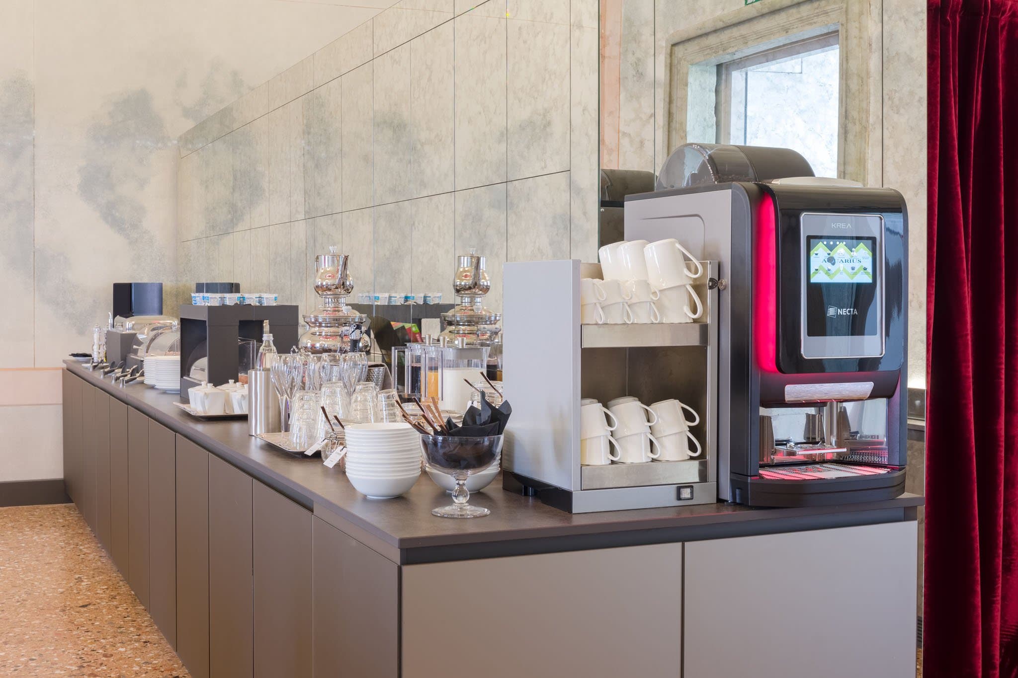 VENICE 4* HOTEL - image 4