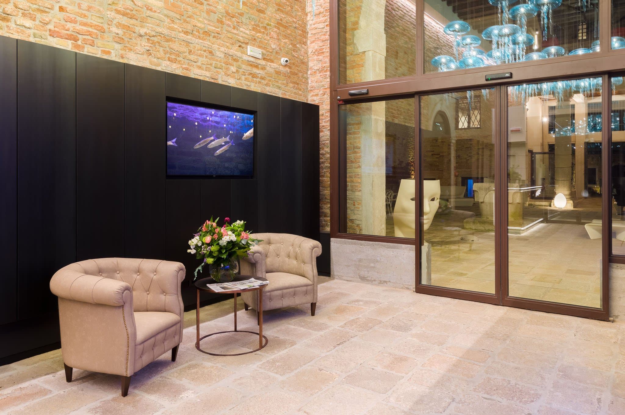 VENICE 4* HOTEL - image 2