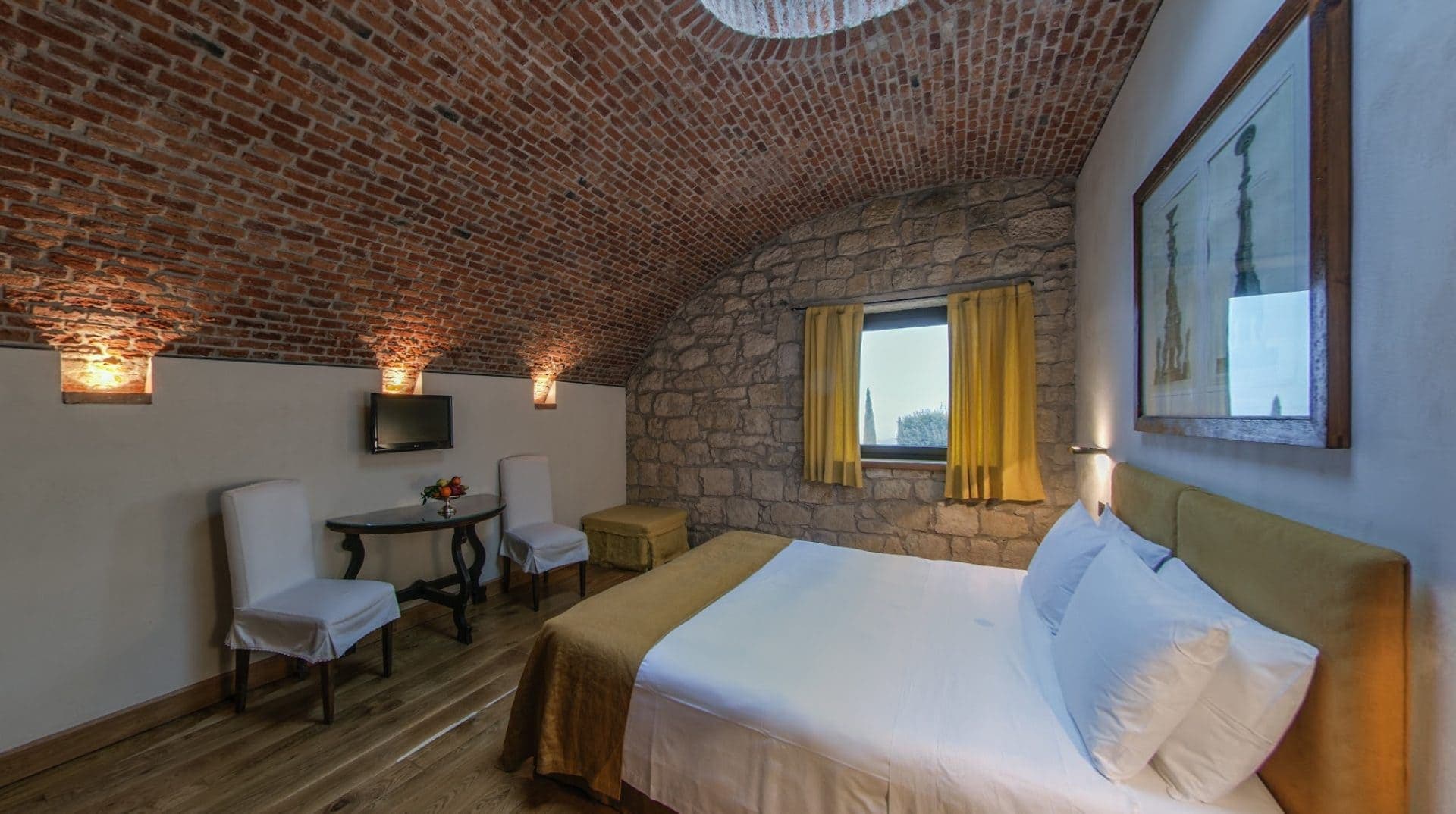 HISTORIC WINE HOTEL - Image 11