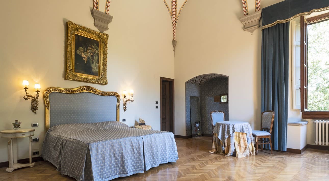 SFARZOSO CASTELLO DEL XIV SECOLO - Image 16